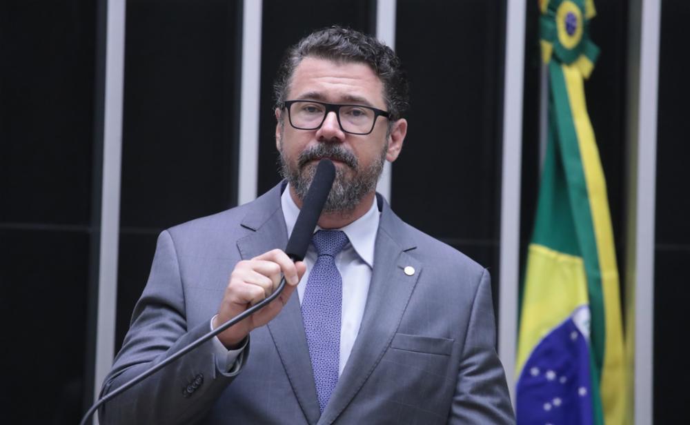 Pollon faz alerta sobre documento do tesouro nacional que avisa sobre risco fiscal no brasil
